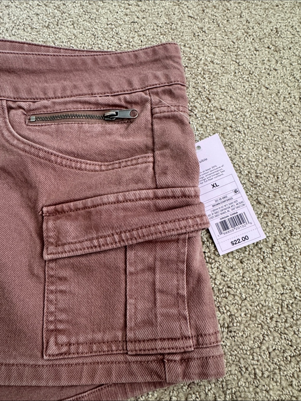 S81 NWT Wild Fable Low Rise Cargo Denim Shorts - Size: XL - Picture 3 of 6